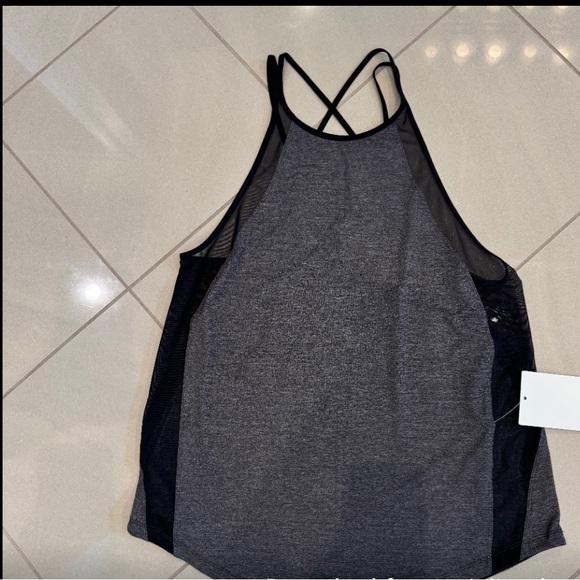 NWT Lululemon Run Off-Route Tank SZ: 8 - Picture 4 of 8